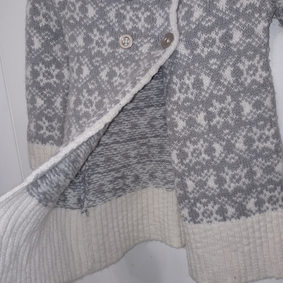 TAHARI GIRLS 4 WOOL BLEND 3 BUTTON CABLE KNIT CARDIGAN SNOWFLAKE SWEATER W BOW - Picture 4 of 8